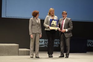 La consejera de #Economía, Marta Gaston, ha recogido el Sello de Execelencia en categoría Oro como presidenta del Inaempleo